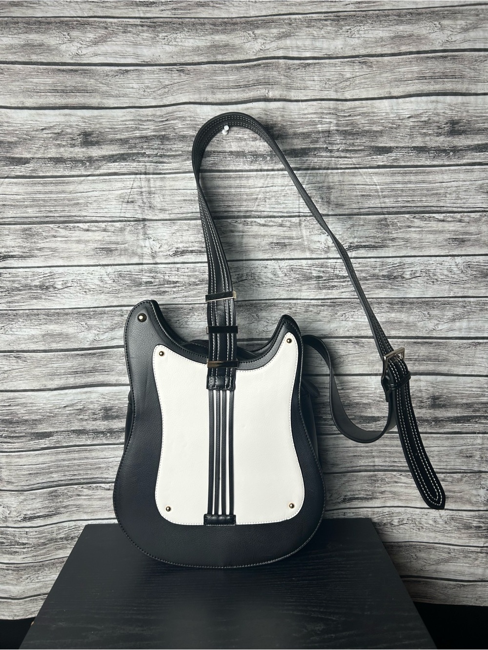 Source Unknown Nashville Guitar Purse